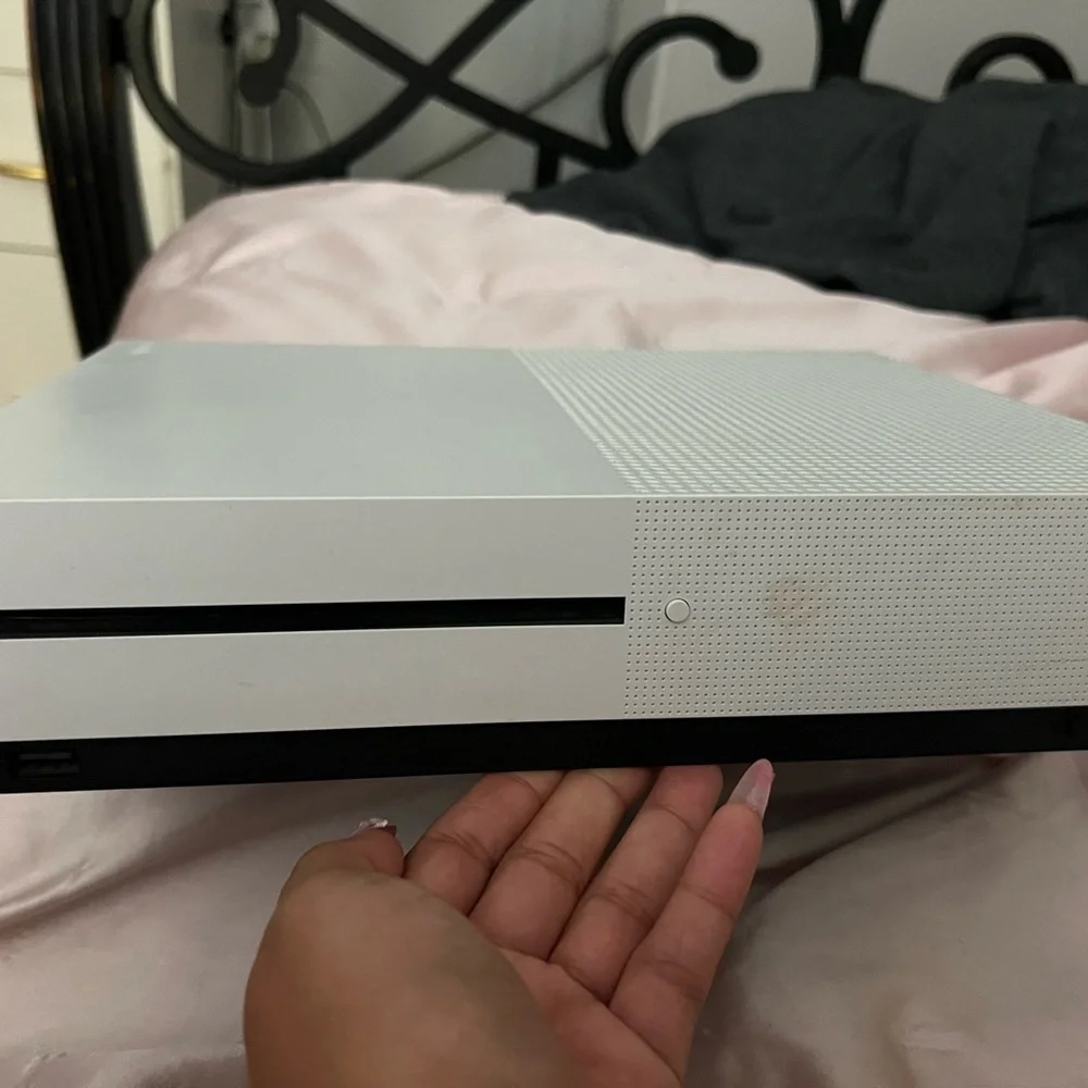 White One S Console